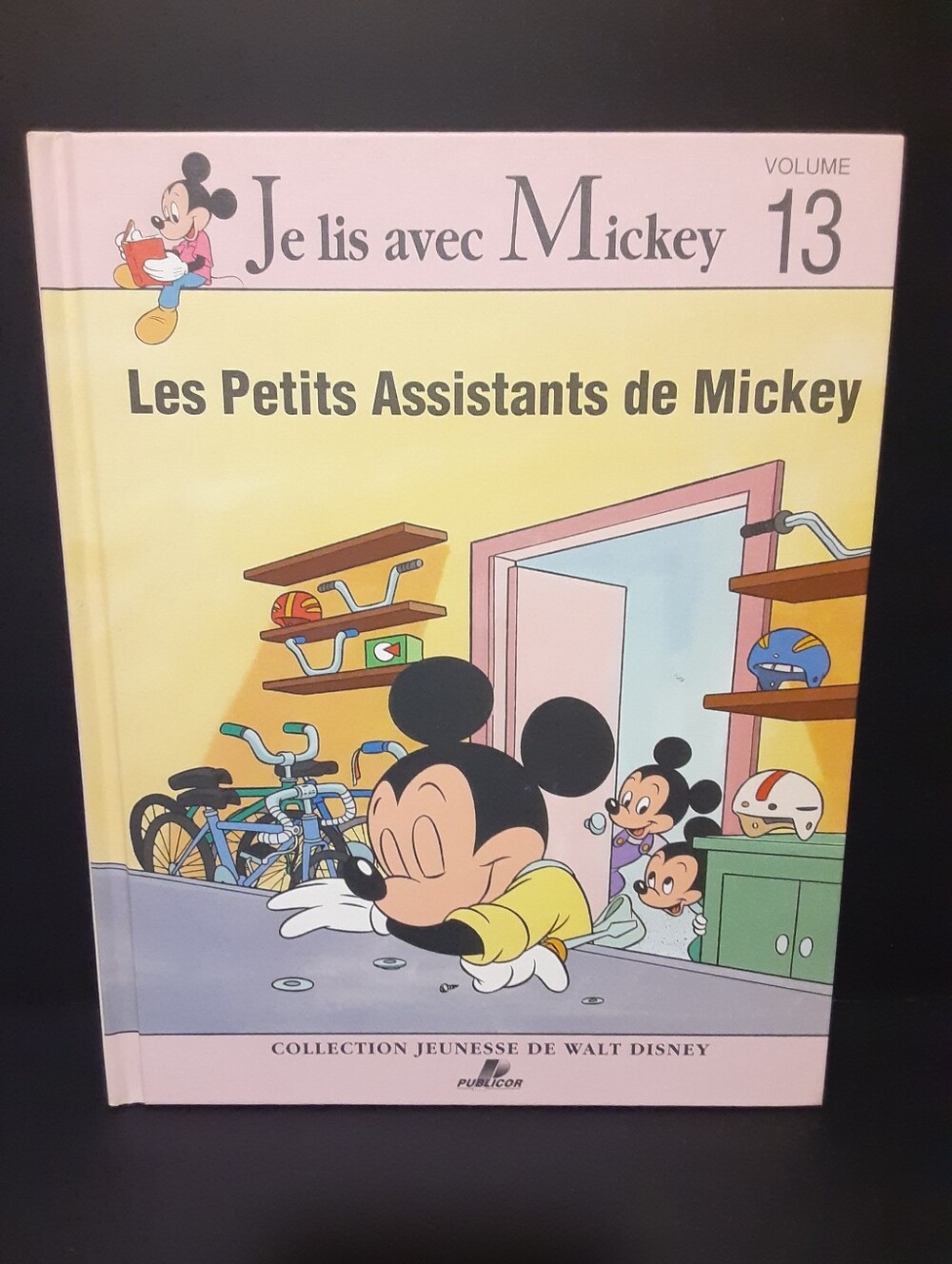 Vintage 1991 French Walt Disney Les Petits Assistants de Mickey Book Volume 13